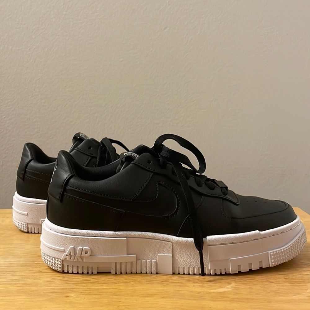 Nike AF1 Pixel
